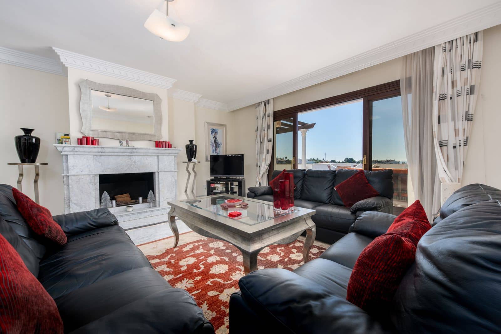 3 soverom Leilighet til salgs i Golden Mile med svømmebasseng garasje - € 1 250 000 (Ref: 8952277)