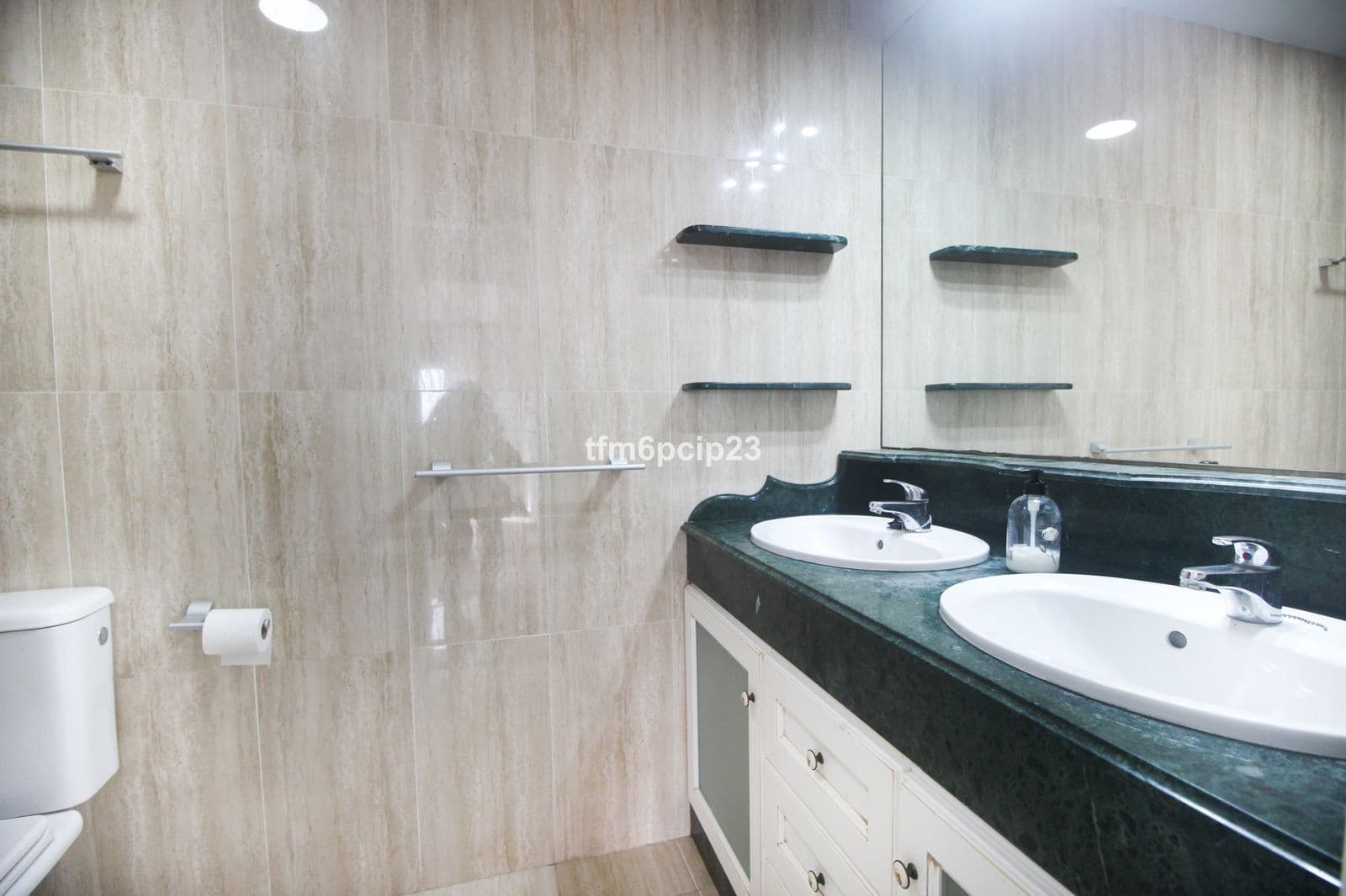 5 Zimmer Haus zu verkaufen in La Duquesa / Puerto de la Duquesa mit Pool Garage - 510.000 € (Ref: 8952290)