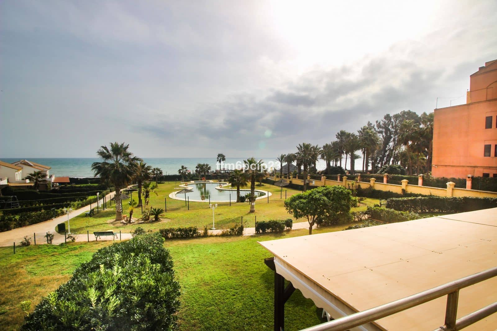 5 Zimmer Haus zu verkaufen in La Duquesa / Puerto de la Duquesa mit Pool Garage - 510.000 € (Ref: 8952290)