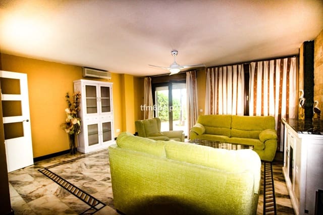 5 chambre Maison de Ville à vendre à La Duquesa / Puerto de la Duquesa, Manilva avec piscine garage - 510 000 € (Ref: 8952290)