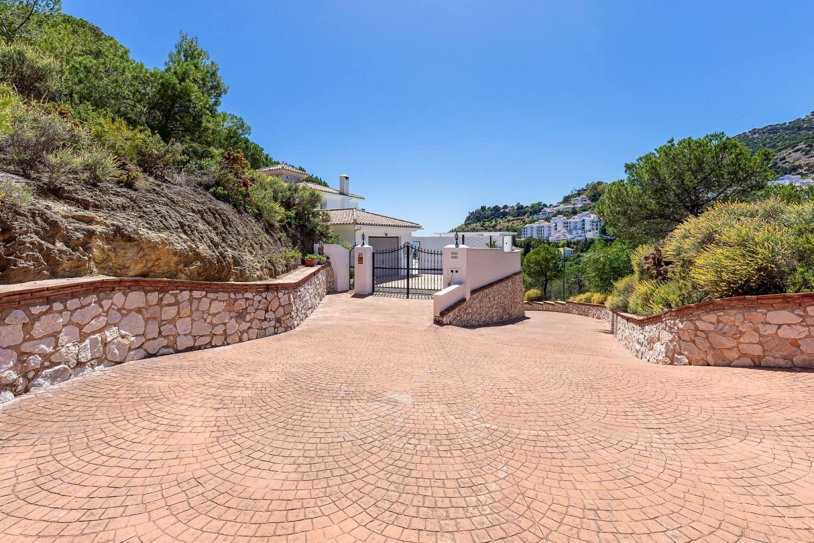 3 slaapkamer Villa te koop in Mijas met zwembad garage - € 1.345.000 (Ref: 8973698)