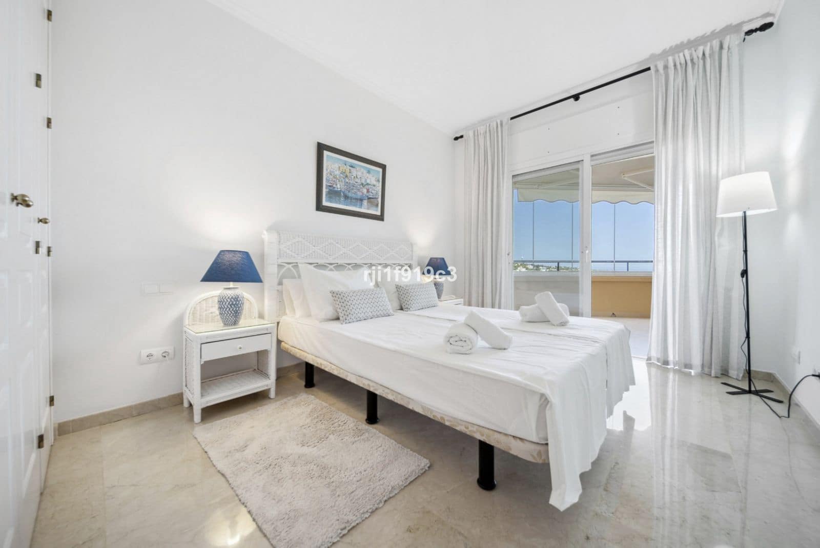 2 soveværelse Lejlighed til salg i Elviria med swimmingpool garage - € 530.000 (Ref: 8973752)