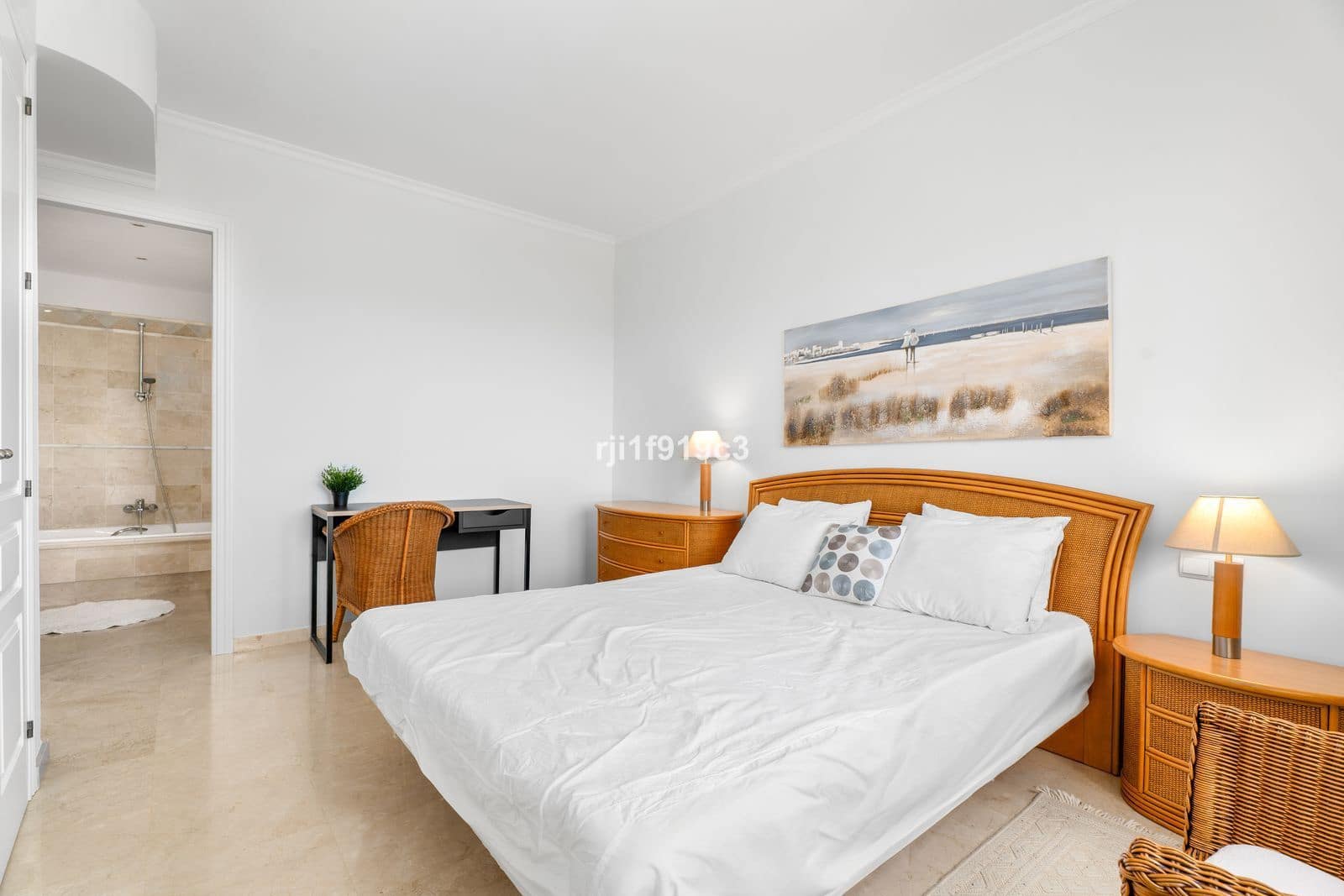 2 soveværelse Lejlighed til salg i Elviria med swimmingpool garage - € 530.000 (Ref: 8973752)