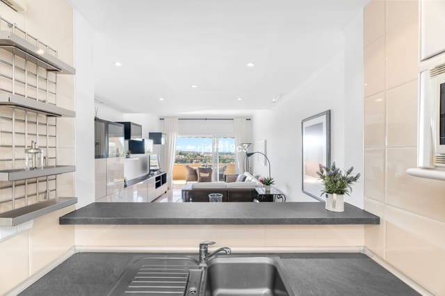 2 soverom Leilighet til salgs i Elviria, Marbella med svømmebasseng garasje - € 530 000 (Ref: 8973752)