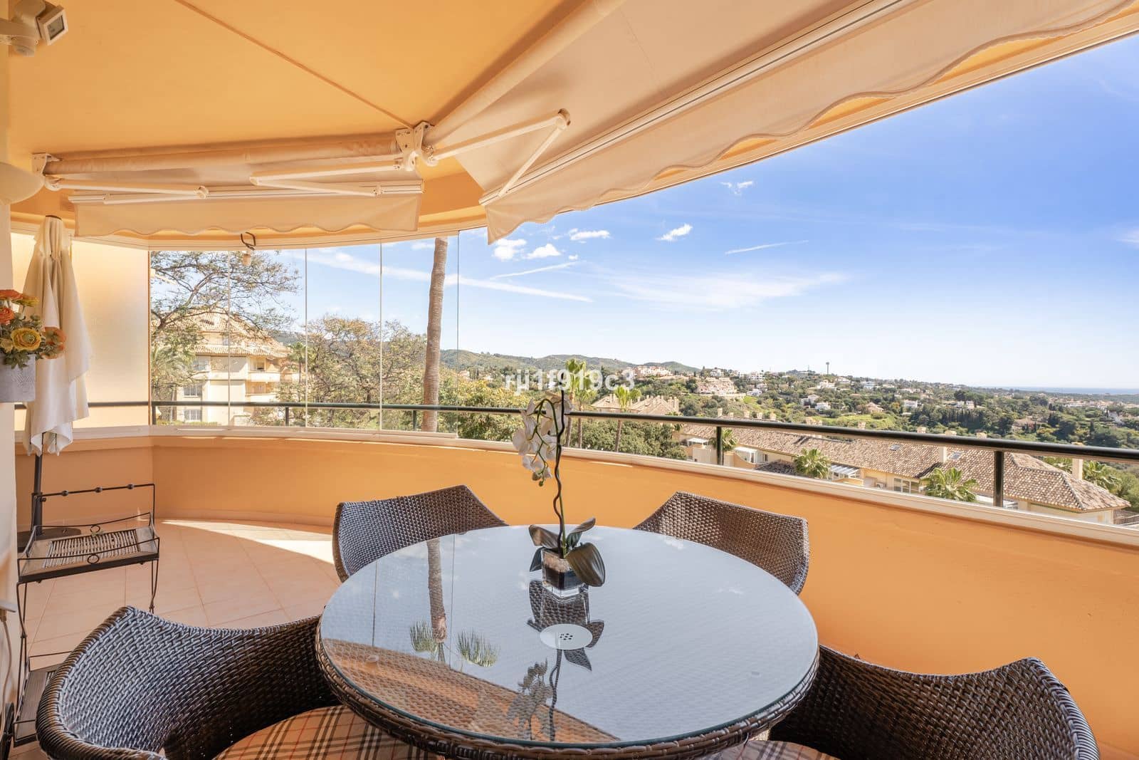 2 soveværelse Lejlighed til salg i Elviria med swimmingpool garage - € 530.000 (Ref: 8973752)