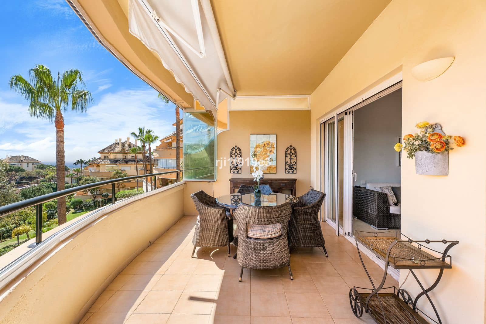 2 soveværelse Lejlighed til salg i Elviria med swimmingpool garage - € 530.000 (Ref: 8973752)