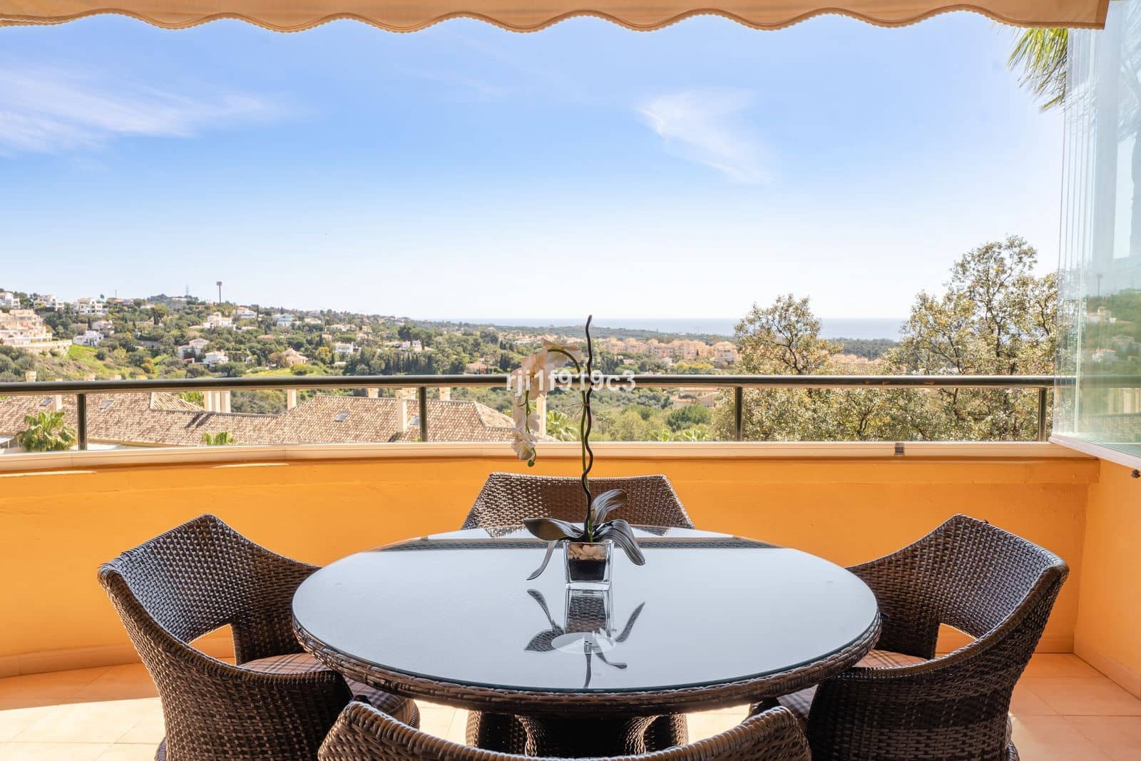 2 soveværelse Lejlighed til salg i Elviria med swimmingpool garage - € 530.000 (Ref: 8973752)