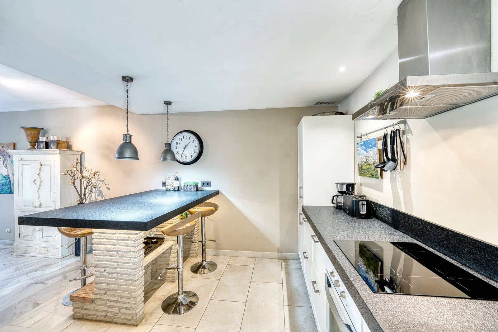 2 soveværelse Strandlejlighed til salg i Elviria med swimmingpool garage - € 520.000 (Ref: 8973784)