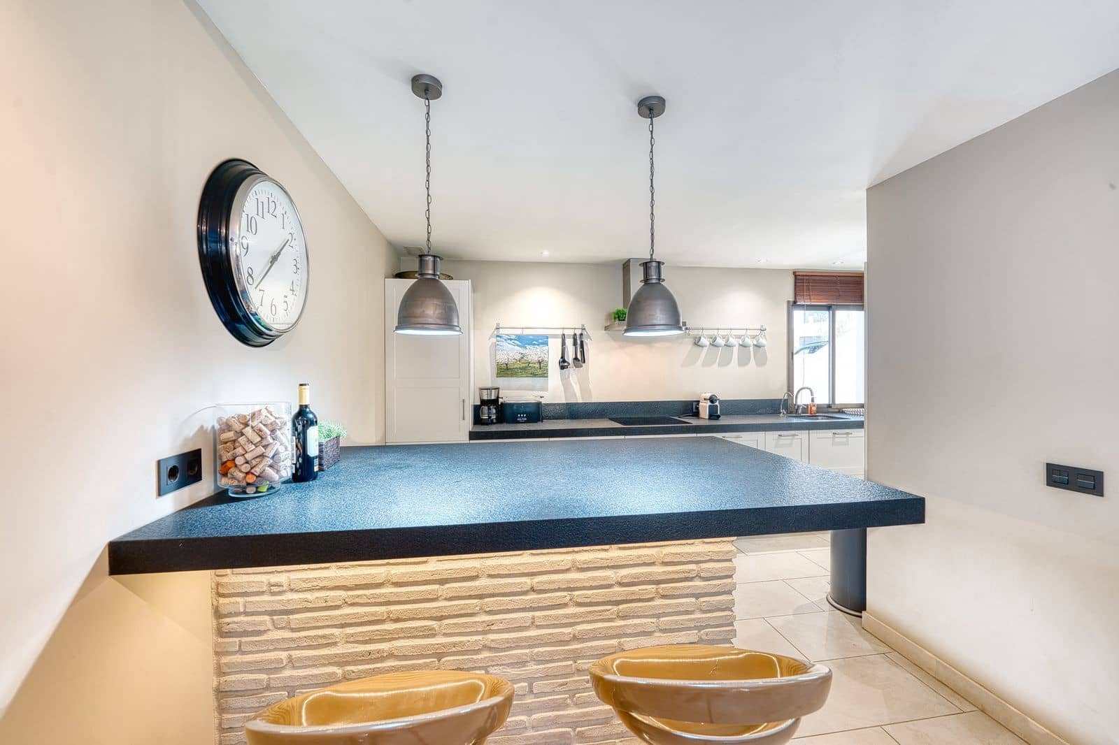 2 soveværelse Strandlejlighed til salg i Elviria med swimmingpool garage - € 520.000 (Ref: 8973784)