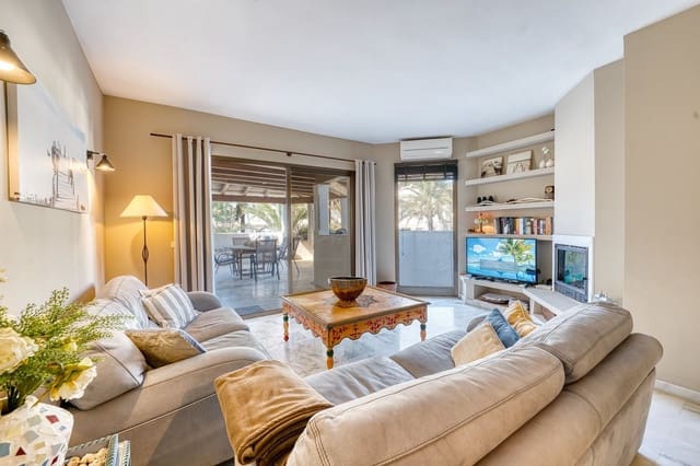 2 soveværelse Strandlejlighed til salg i Elviria, Marbella med swimmingpool garage - € 520.000 (Ref: 8973784)