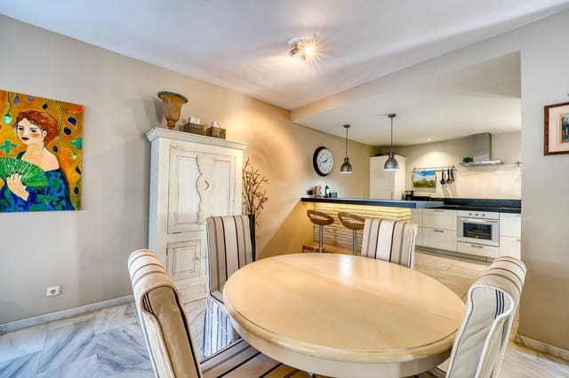 2 soveværelse Strandlejlighed til salg i Elviria, Marbella med swimmingpool garage - € 520.000 (Ref: 8973784)