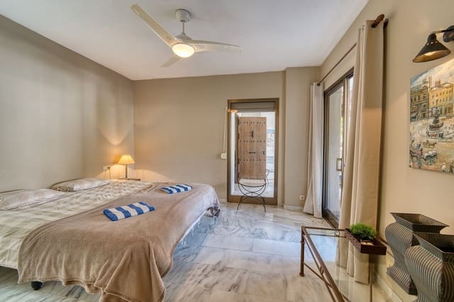 2 soveværelse Strandlejlighed til salg i Elviria, Marbella med swimmingpool garage - € 520.000 (Ref: 8973784)