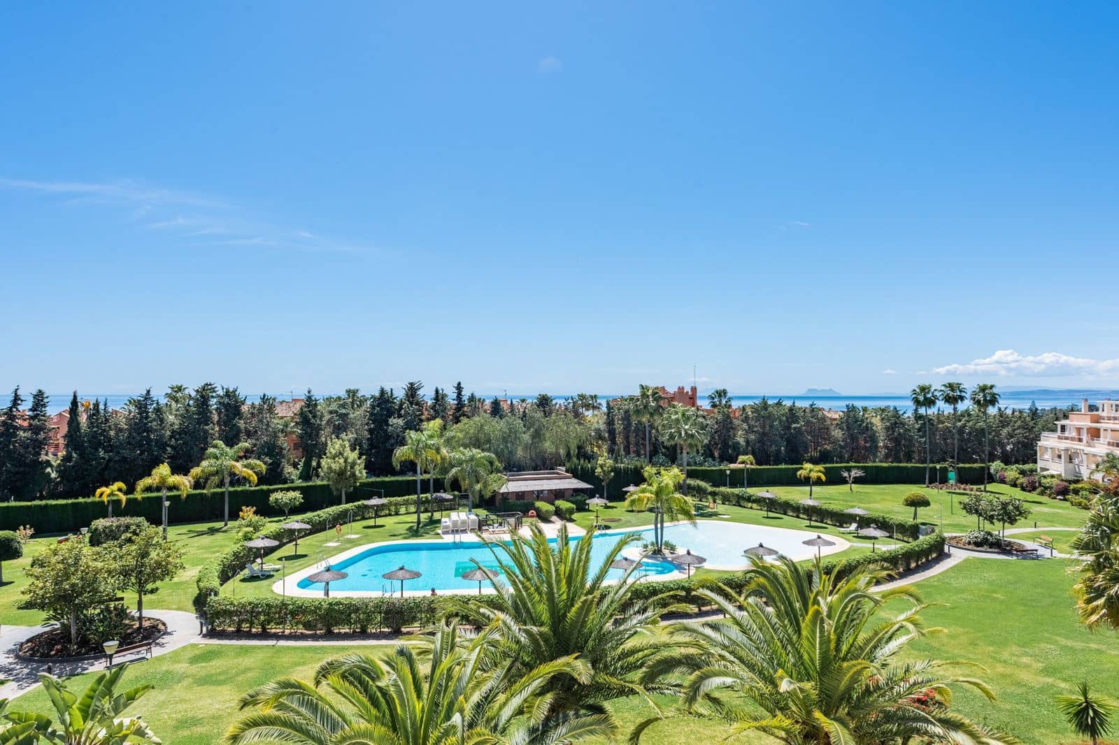 4 Zimmer Penthouse zu verkaufen in Estepona mit Pool Garage - 559.000 € (Ref: 8997372)