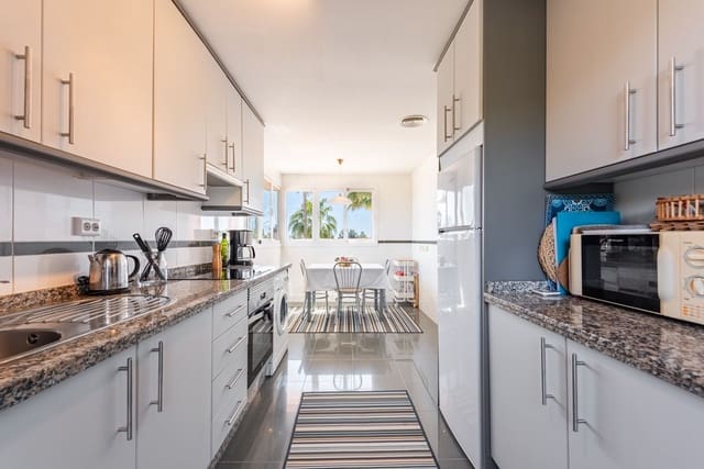 4 chambre Penthouse à vendre à Estepona avec piscine garage - 559 000 € (Ref: 8997372)