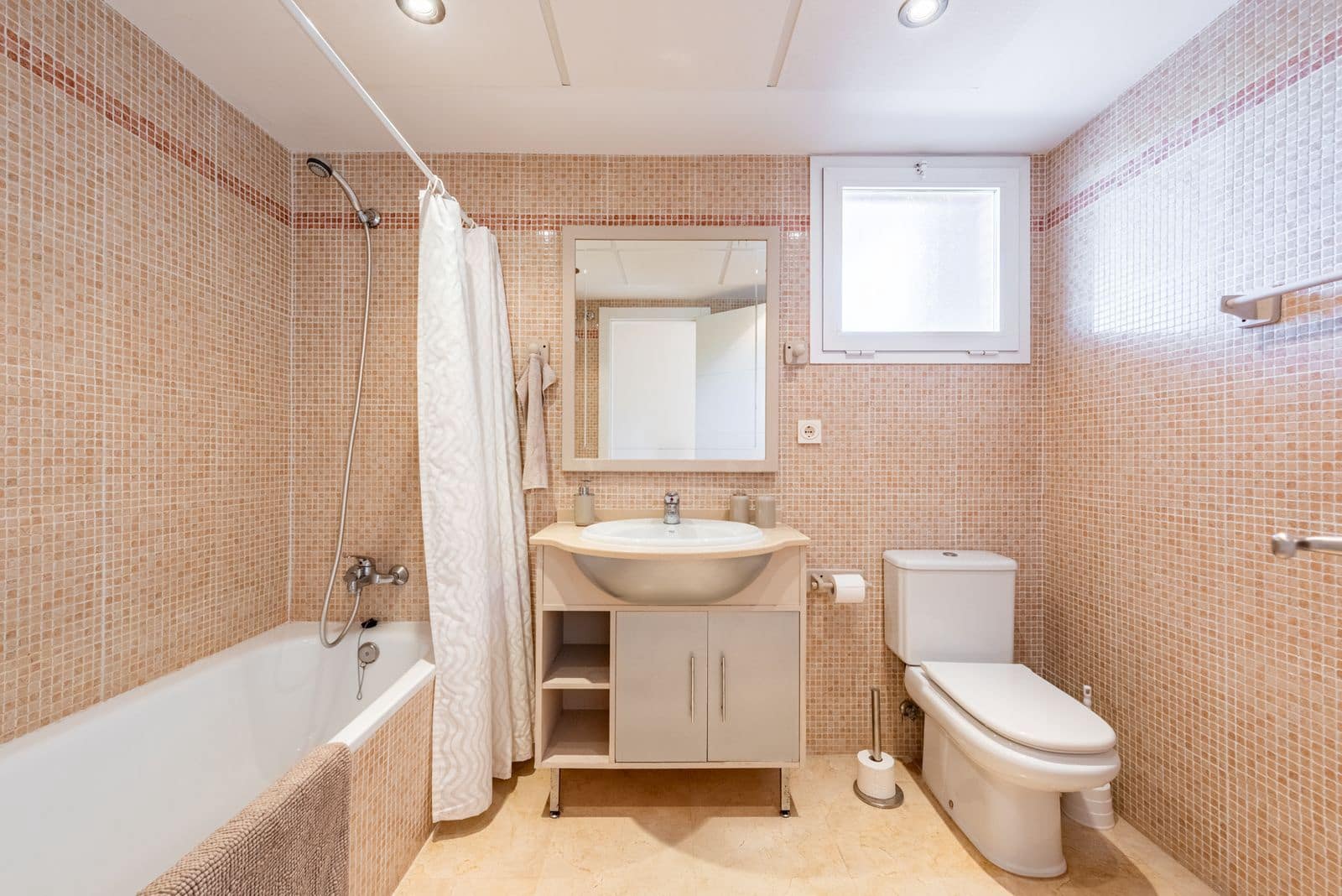 4 Zimmer Penthouse zu verkaufen in Estepona mit Pool Garage - 559.000 € (Ref: 8997372)