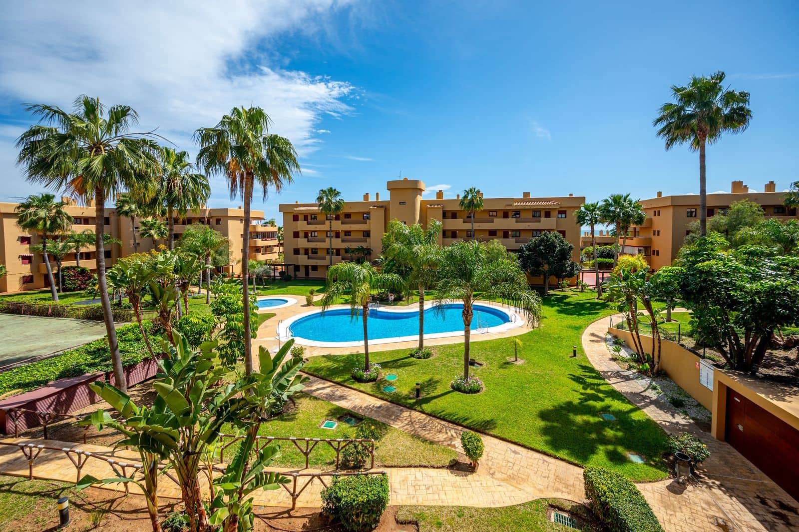 2 slaapkamer Appartement te koop in La Cala de Mijas met zwembad garage - € 399.950 (Ref: 8997604)