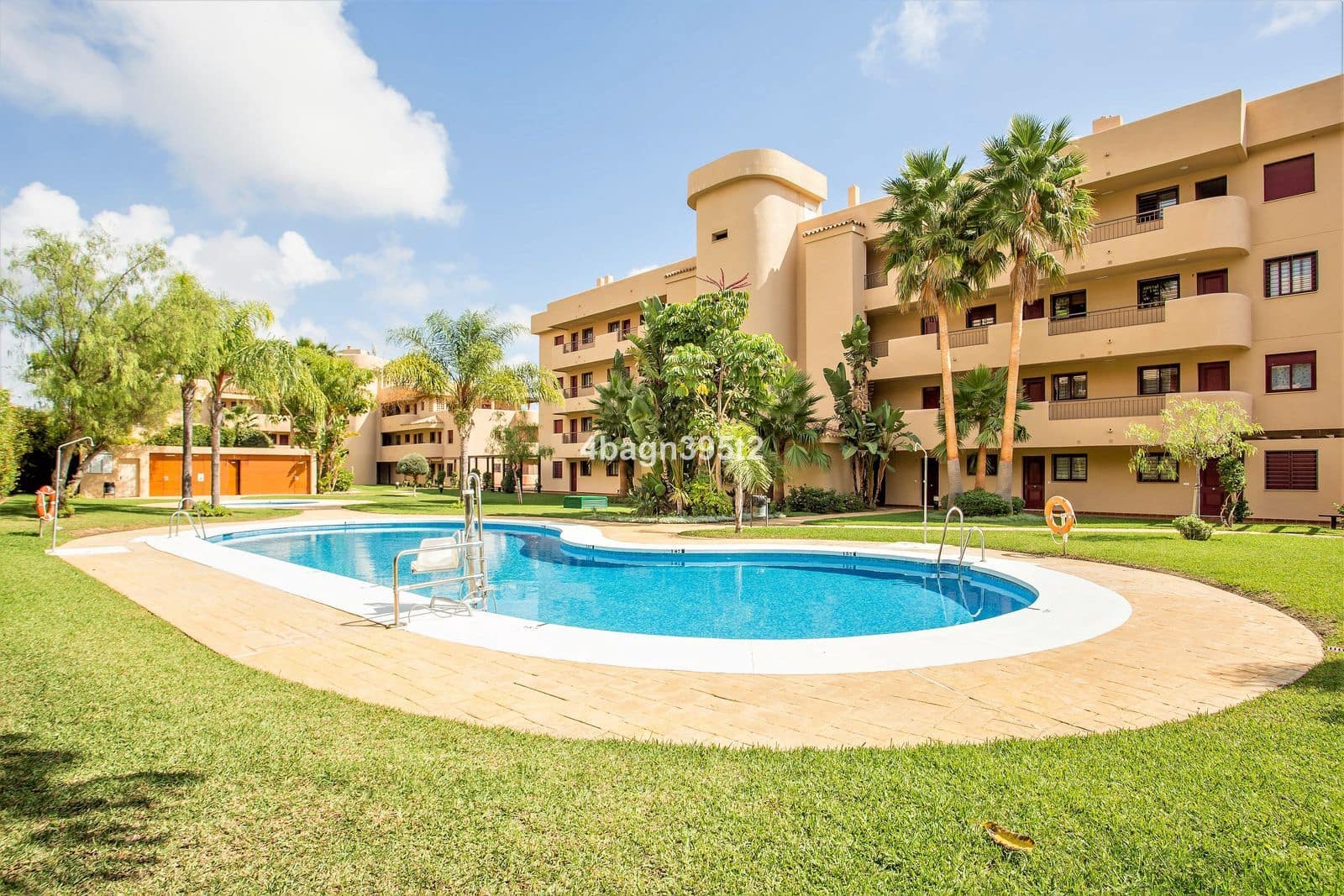 2 soveværelse Lejlighed til salg i La Cala de Mijas med swimmingpool garage - € 375.000 (Ref: 8997638)