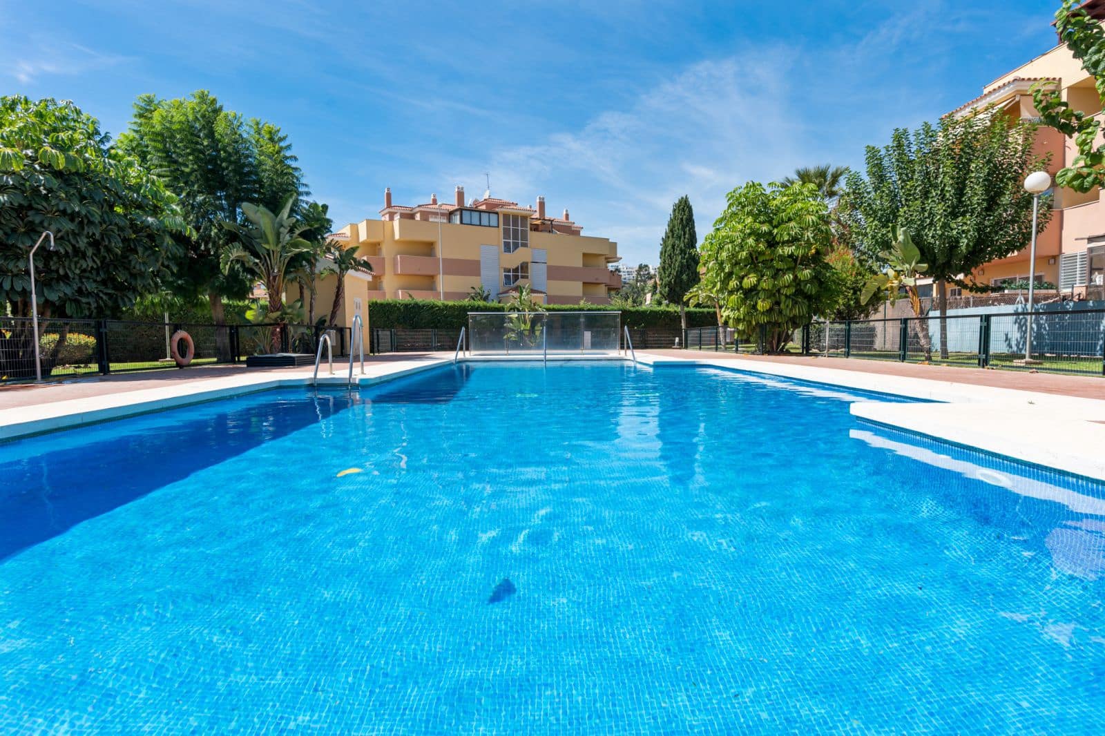 2 soveværelse Lejlighed til salg i La Cala de Mijas med swimmingpool garage - € 399.000 (Ref: 8997660)