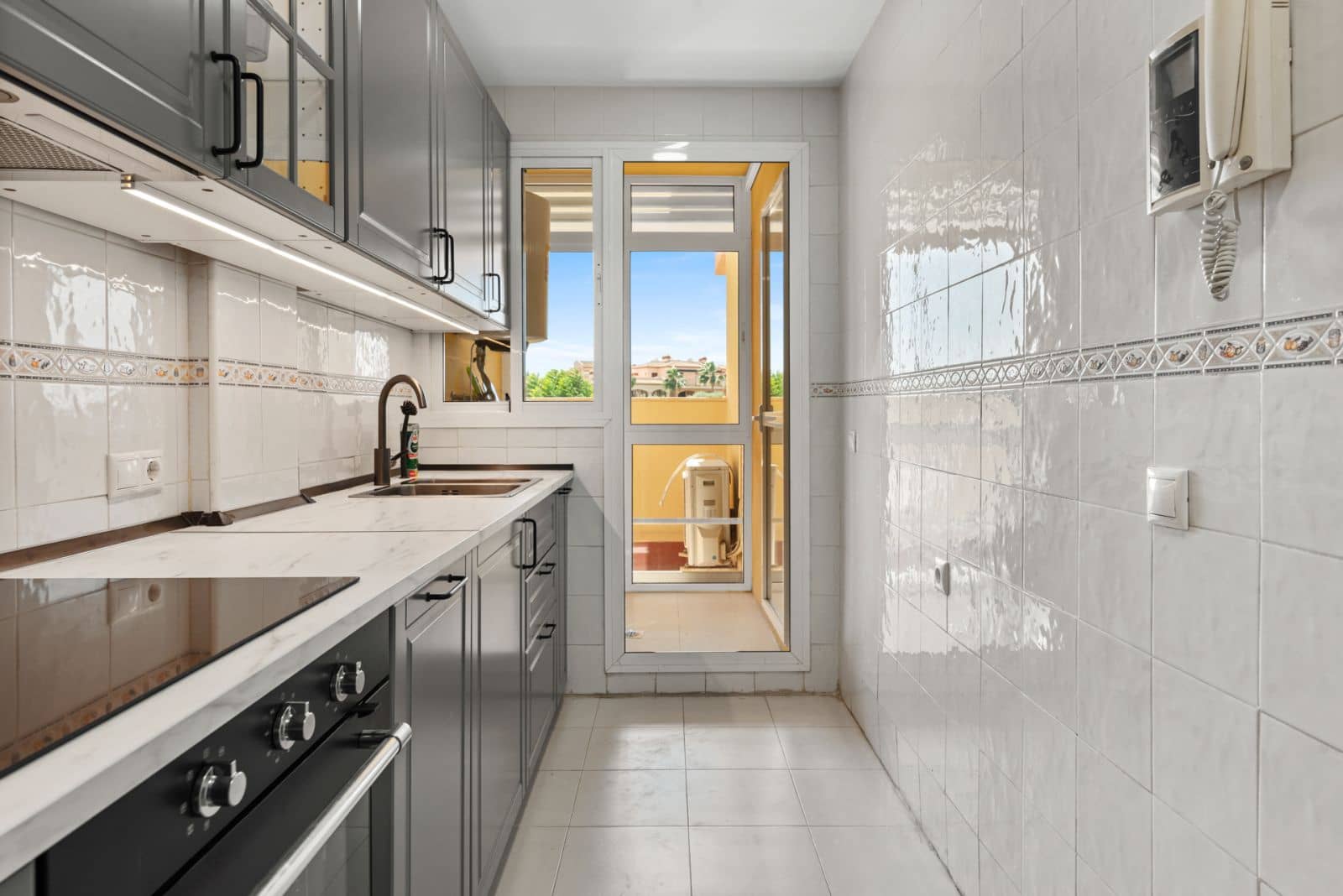 2 soveværelse Lejlighed til salg i La Cala de Mijas med swimmingpool garage - € 399.000 (Ref: 8997660)