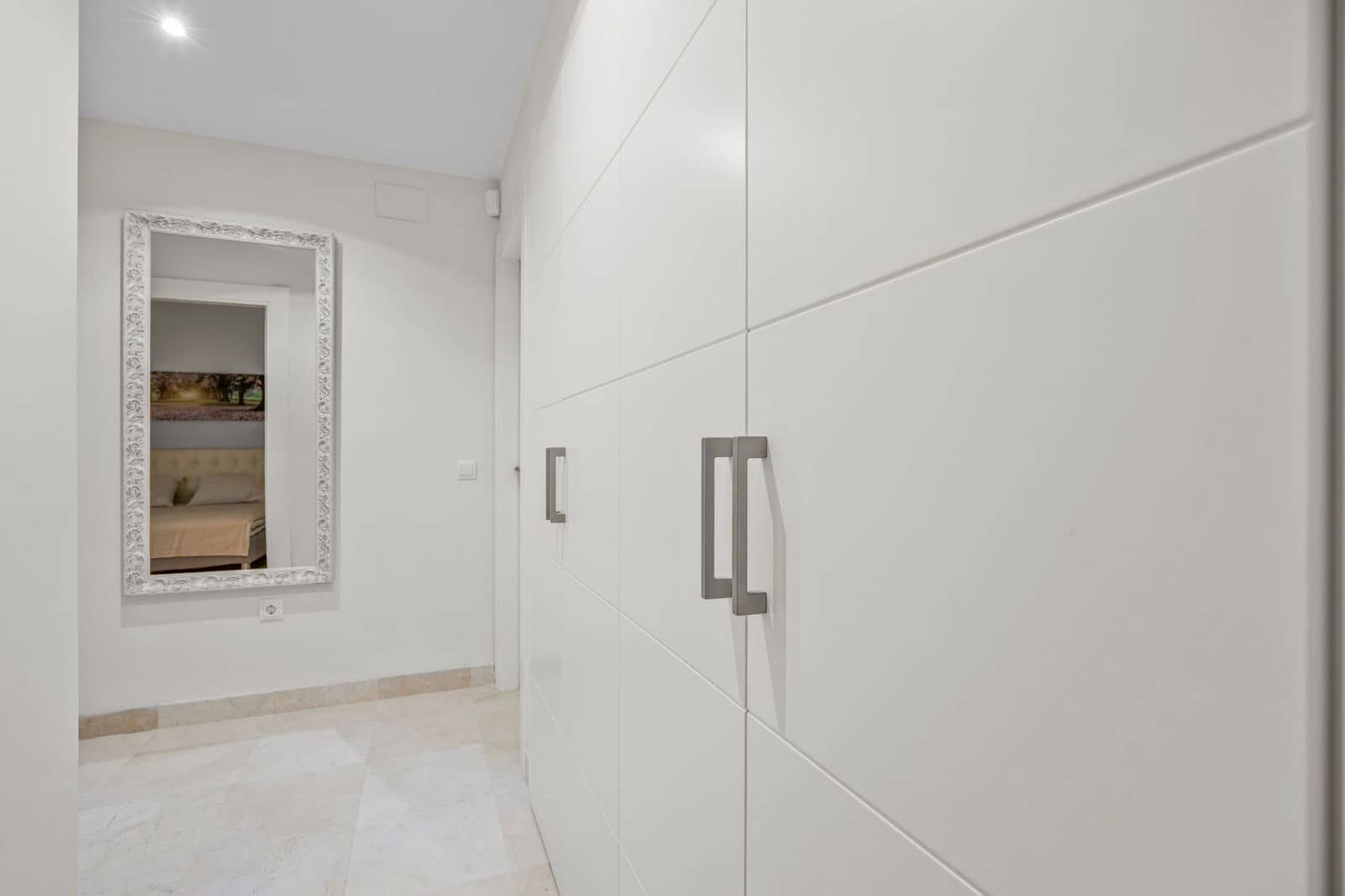 2 soveværelse Lejlighed til salg i Los Flamingos med swimmingpool garage - € 495.000 (Ref: 9004157)