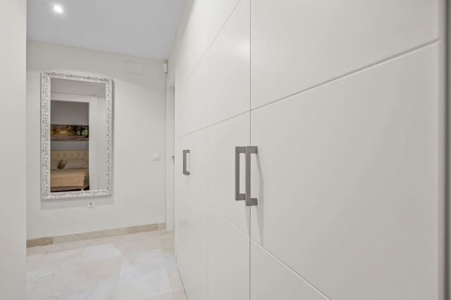 2 soverom Leilighet til salgs i Los Flamingos, Benahavís med svømmebasseng garasje - € 495 000 (Ref: 9004157)