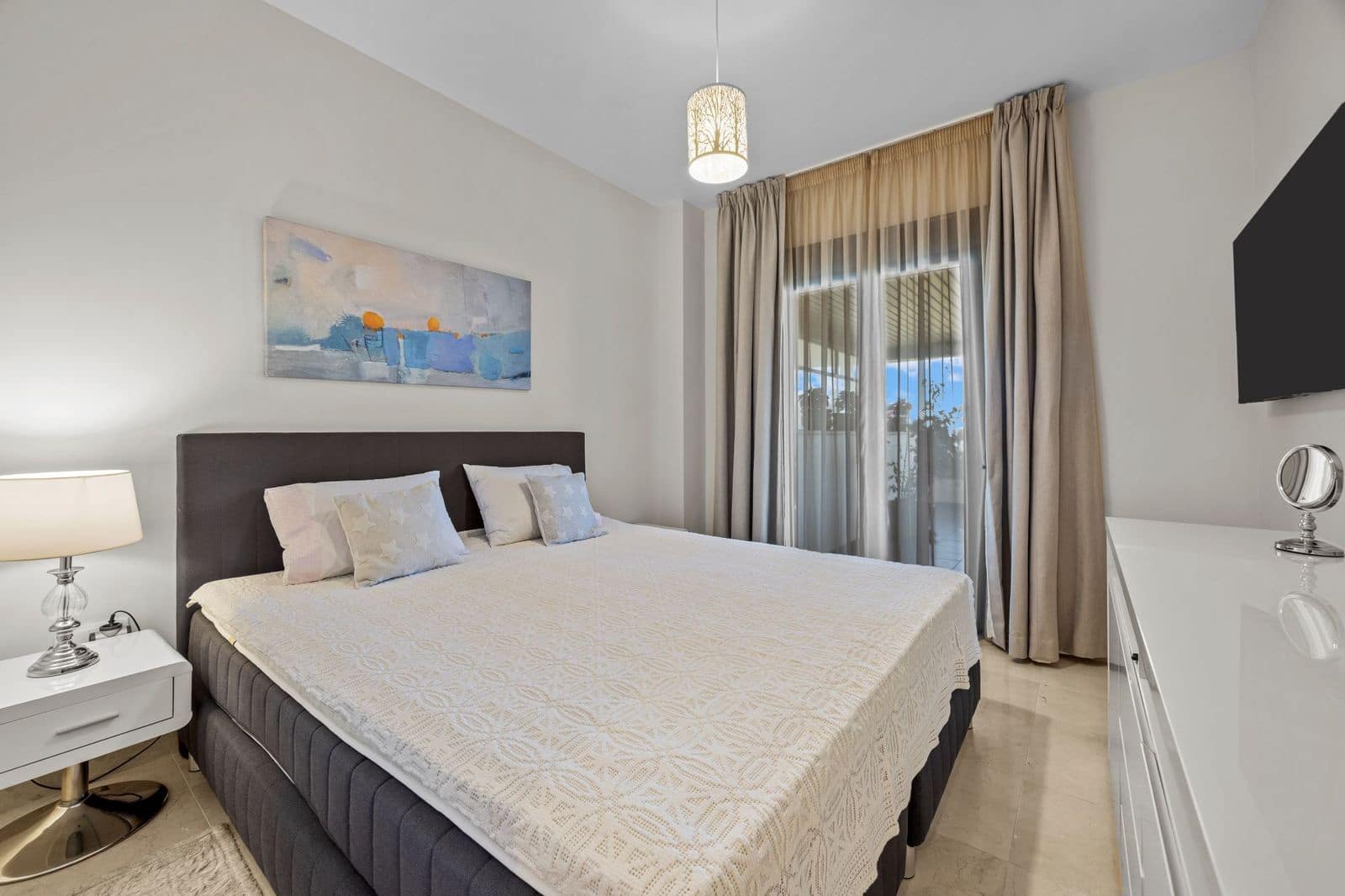 2 soveværelse Lejlighed til salg i Los Flamingos med swimmingpool garage - € 495.000 (Ref: 9004157)