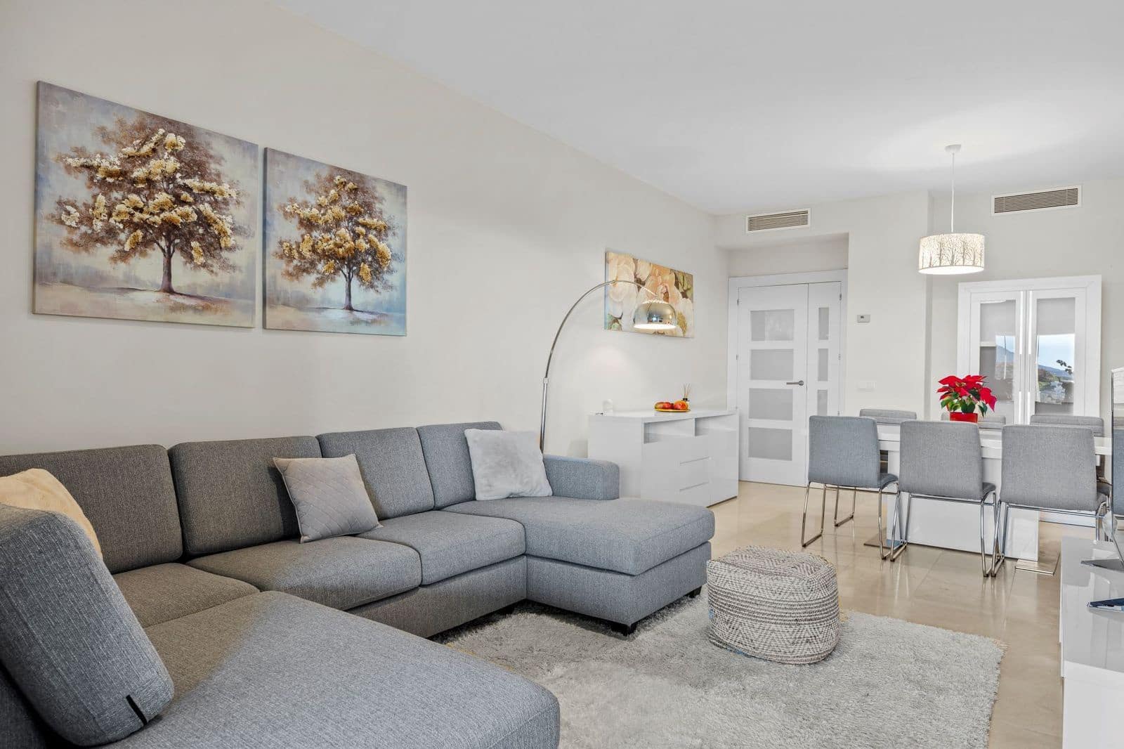 2 soveværelse Lejlighed til salg i Los Flamingos med swimmingpool garage - € 495.000 (Ref: 9004157)