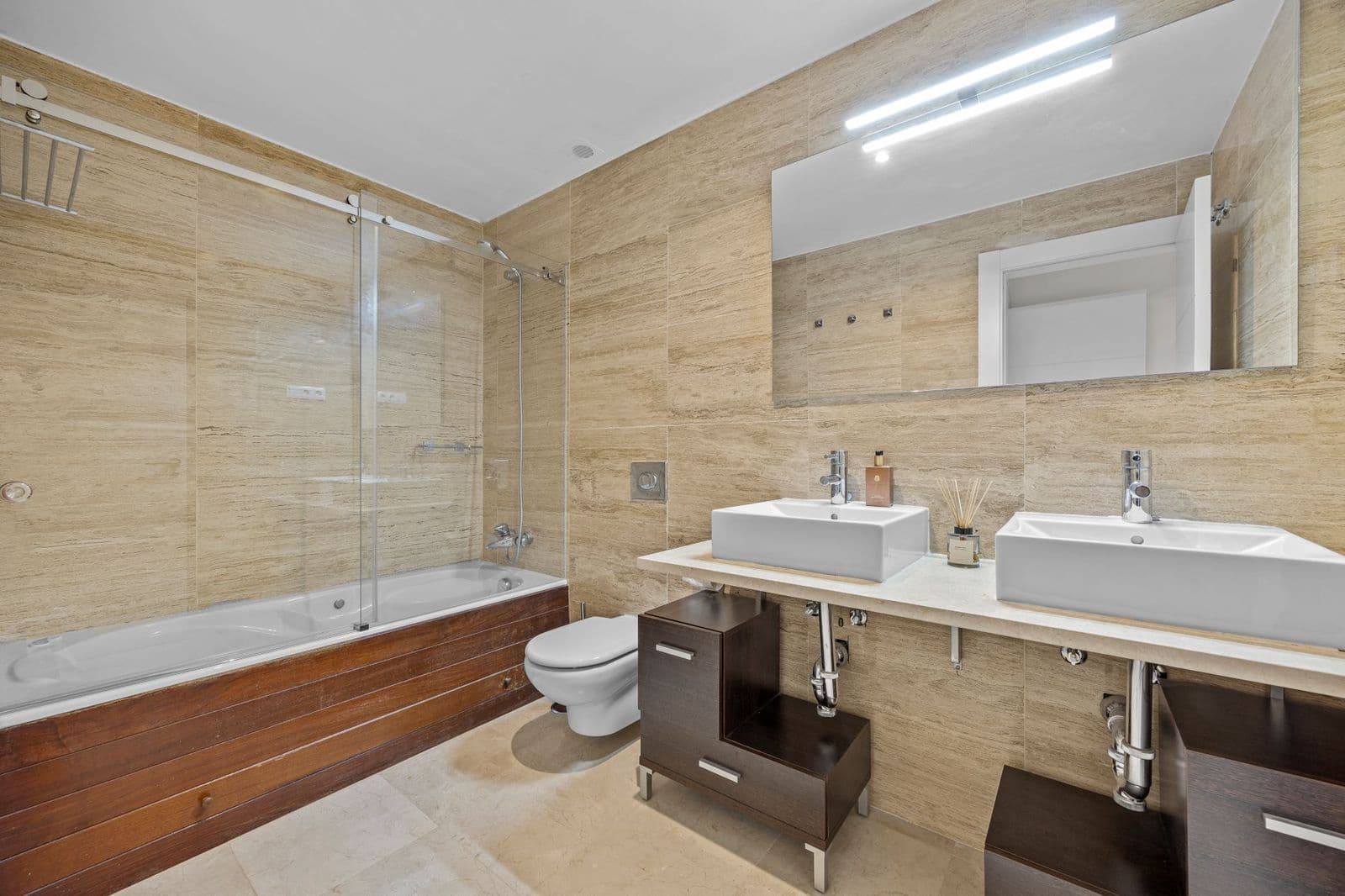 2 soveværelse Lejlighed til salg i Los Flamingos med swimmingpool garage - € 495.000 (Ref: 9004157)