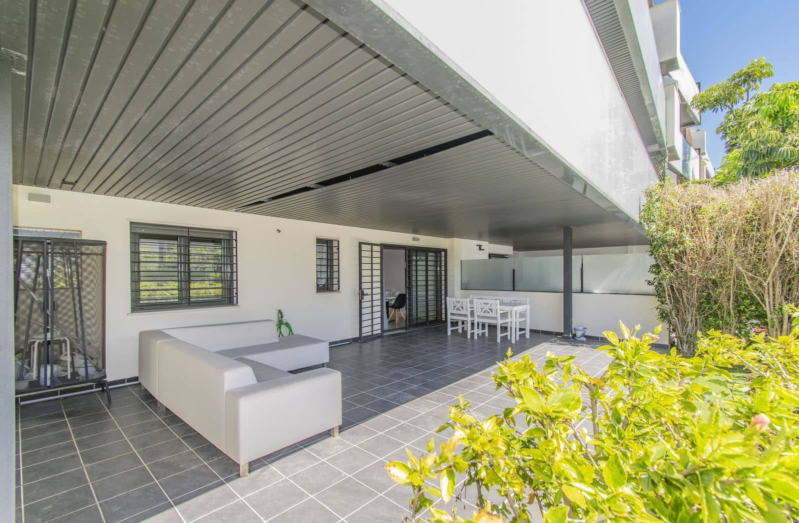 2 soveværelse Lejlighed til salg i Los Flamingos med swimmingpool garage - € 419.000 (Ref: 9004158)