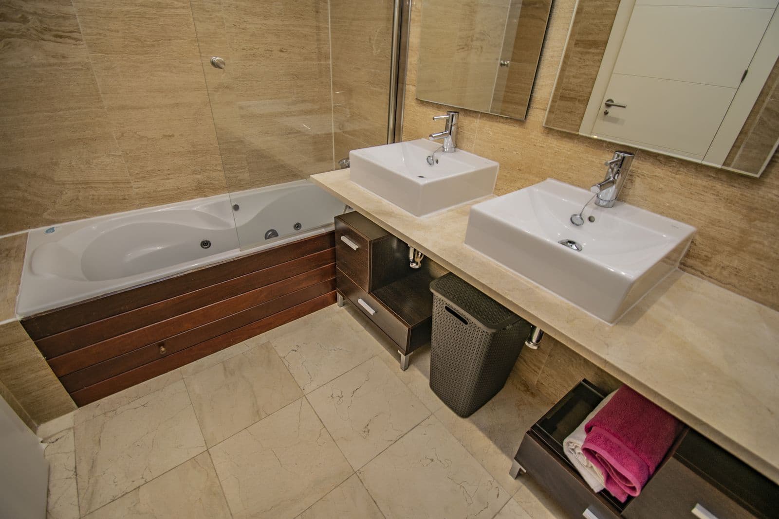 2 soveværelse Lejlighed til salg i Los Flamingos med swimmingpool garage - € 419.000 (Ref: 9004158)