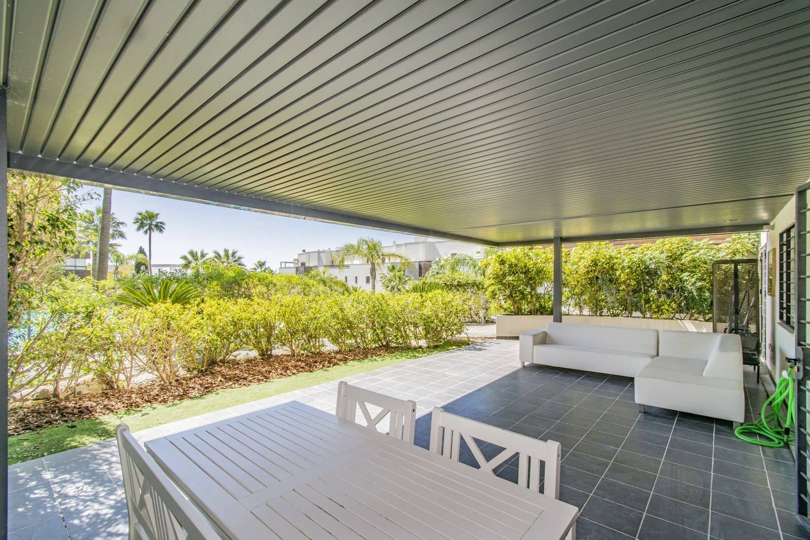 2 soveværelse Lejlighed til salg i Los Flamingos med swimmingpool garage - € 419.000 (Ref: 9004158)