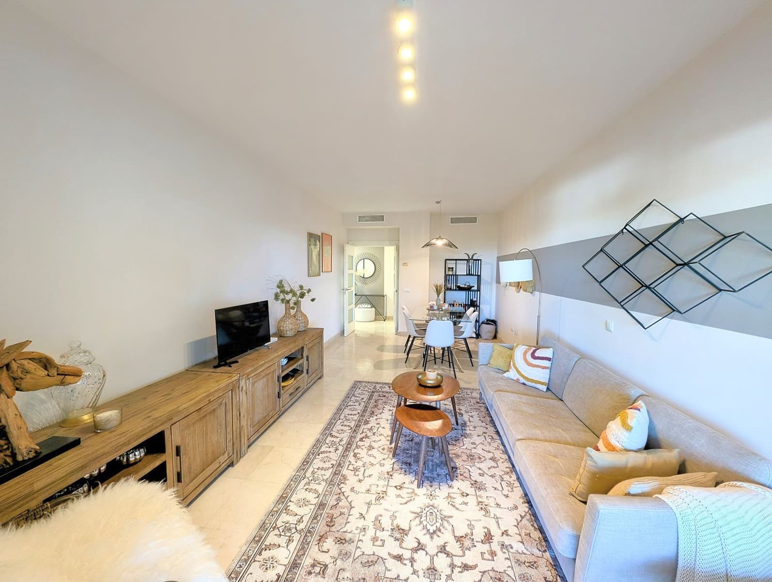 2 soveværelse Lejlighed til salg i Los Flamingos med swimmingpool garage - € 475.000 (Ref: 9005855)