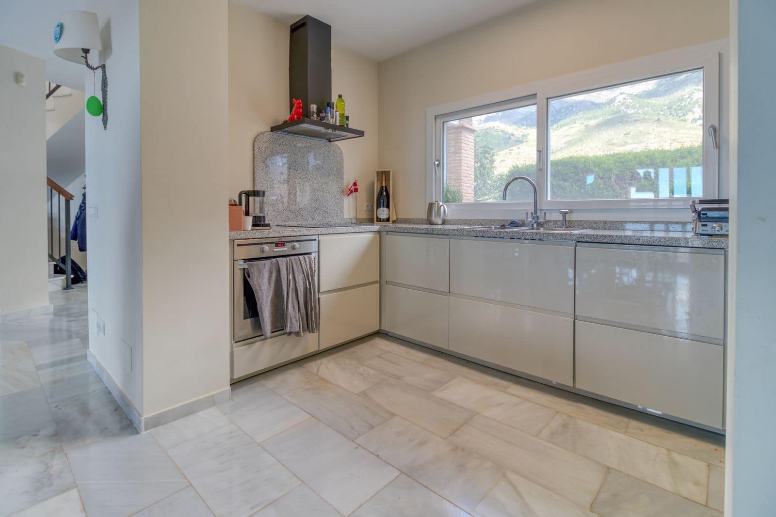 5 soveværelse Villa til salg i Mijas med swimmingpool garage - € 1.345.000 (Ref: 9006266)