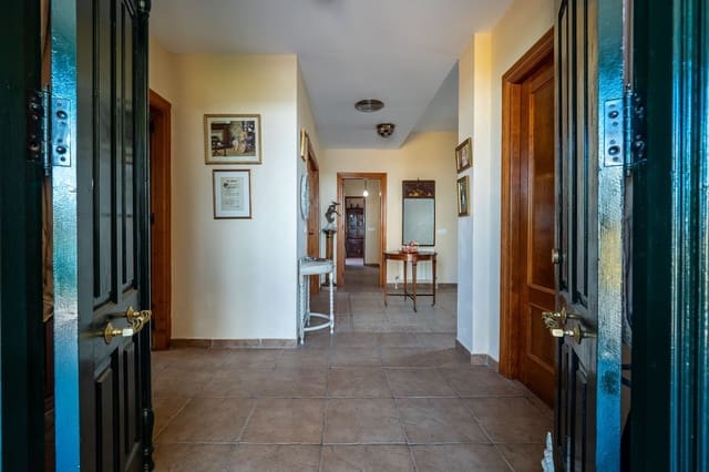 5 slaapkamer Villa te koop in Alhaurín el Grande met zwembad garage - € 749.000 (Ref: 9015517)