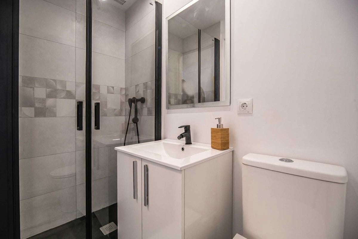 2 soverom Leilighet til salgs i Calahonda med svømmebasseng garasje - € 349 000 (Ref: 9015641)