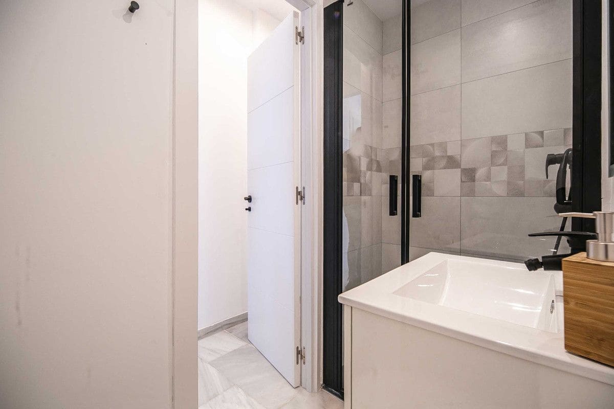 2 soverom Leilighet til salgs i Calahonda med svømmebasseng garasje - € 349 000 (Ref: 9015641)