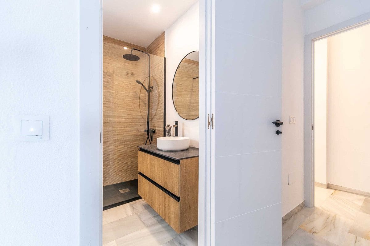 2 soverom Leilighet til salgs i Calahonda med svømmebasseng garasje - € 349 000 (Ref: 9015641)