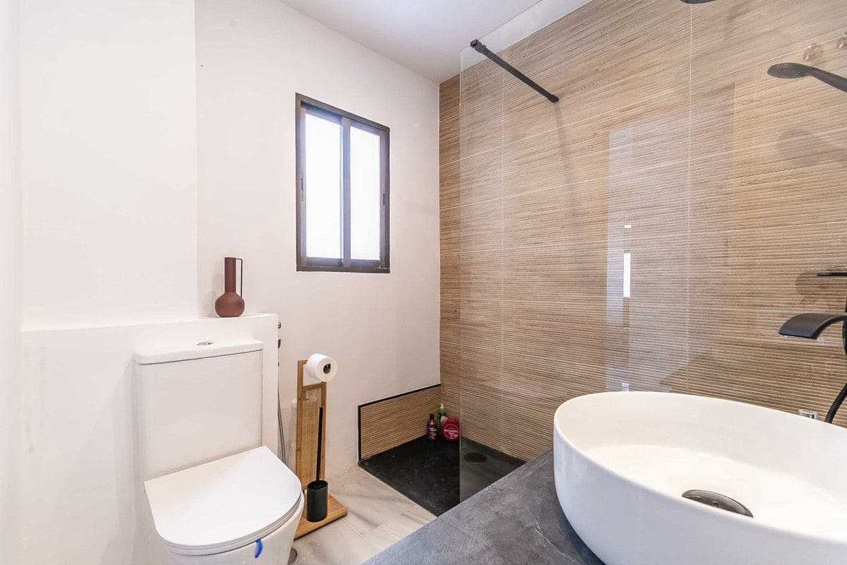 2 soverom Leilighet til salgs i Calahonda med svømmebasseng garasje - € 349 000 (Ref: 9015641)