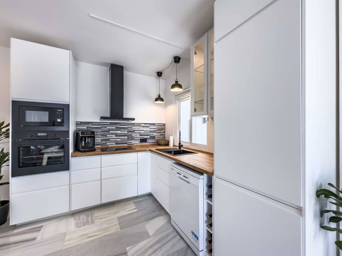 2 soverom Leilighet til salgs i Calahonda med svømmebasseng garasje - € 349 000 (Ref: 9015641)