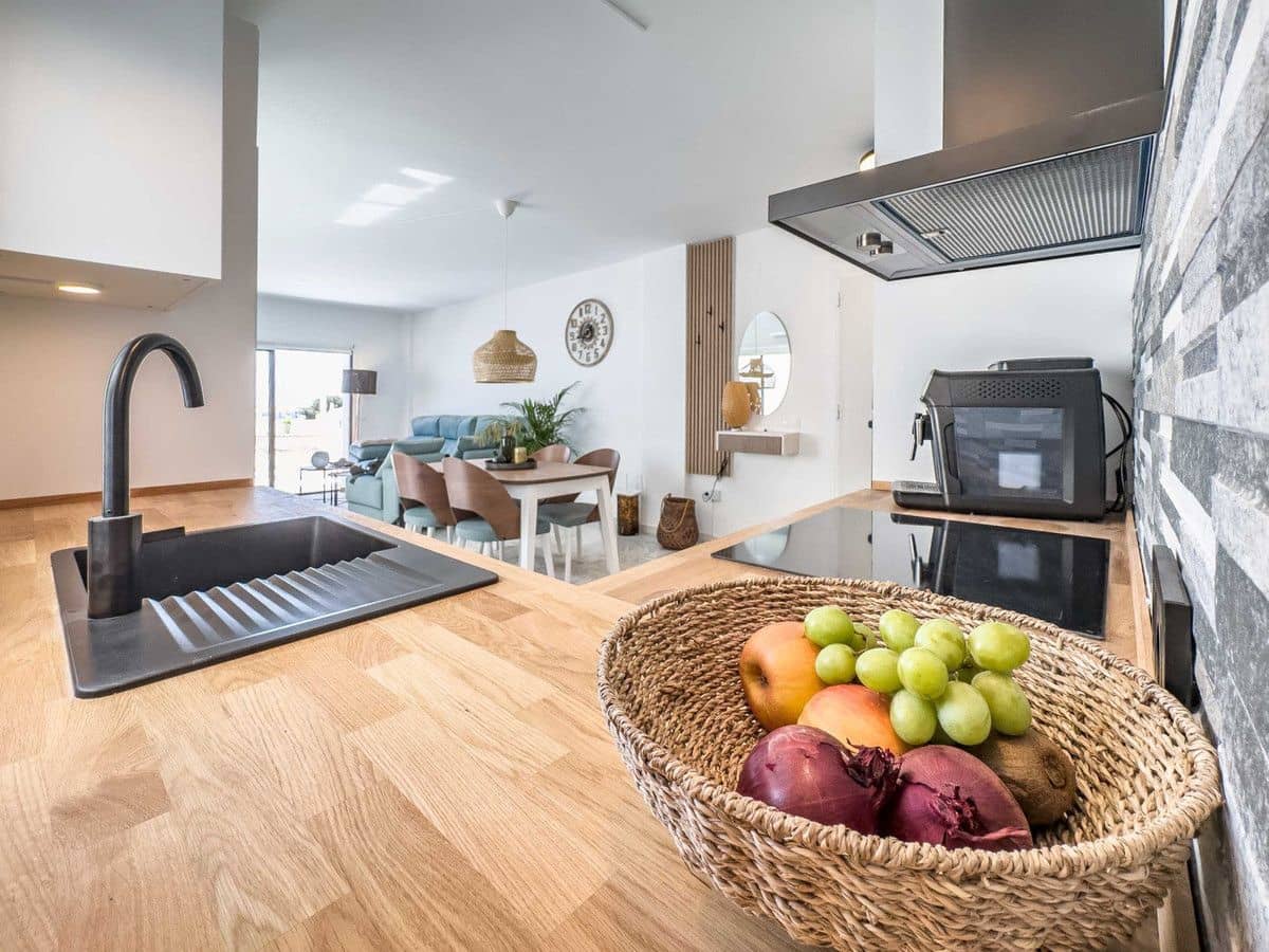 2 soverom Leilighet til salgs i Calahonda med svømmebasseng garasje - € 349 000 (Ref: 9015641)