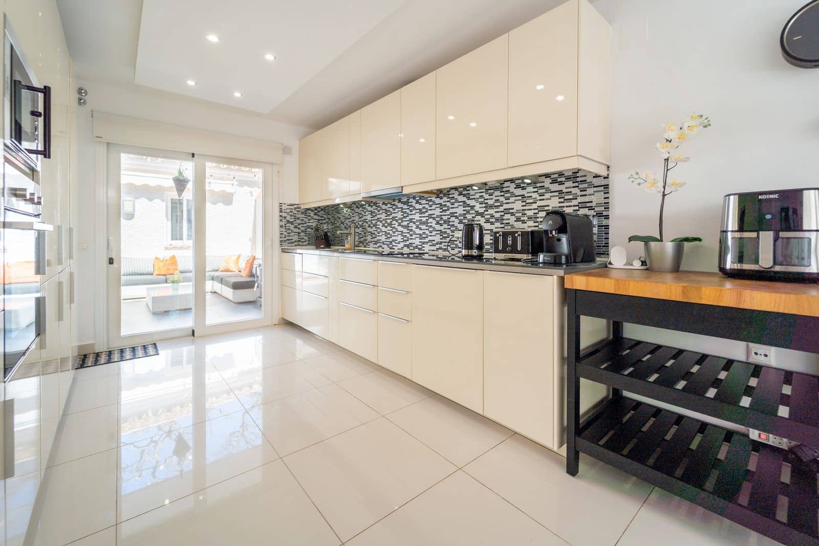 3 soveværelse Villa til salg i Calahonda med swimmingpool garage - € 795.000 (Ref: 9019399)