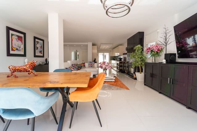 3 slaapkamer Villa te koop in Calahonda, Mijas met zwembad garage - € 795.000 (Ref: 9019399)