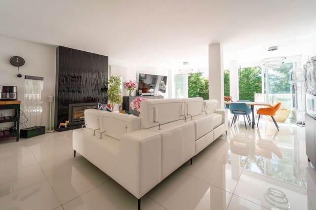 3 slaapkamer Villa te koop in Calahonda, Mijas met zwembad garage - € 795.000 (Ref: 9019399)