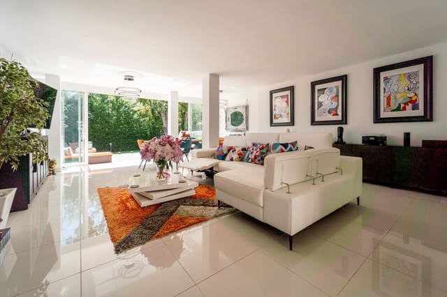 3 slaapkamer Villa te koop in Calahonda, Mijas met zwembad garage - € 795.000 (Ref: 9019399)