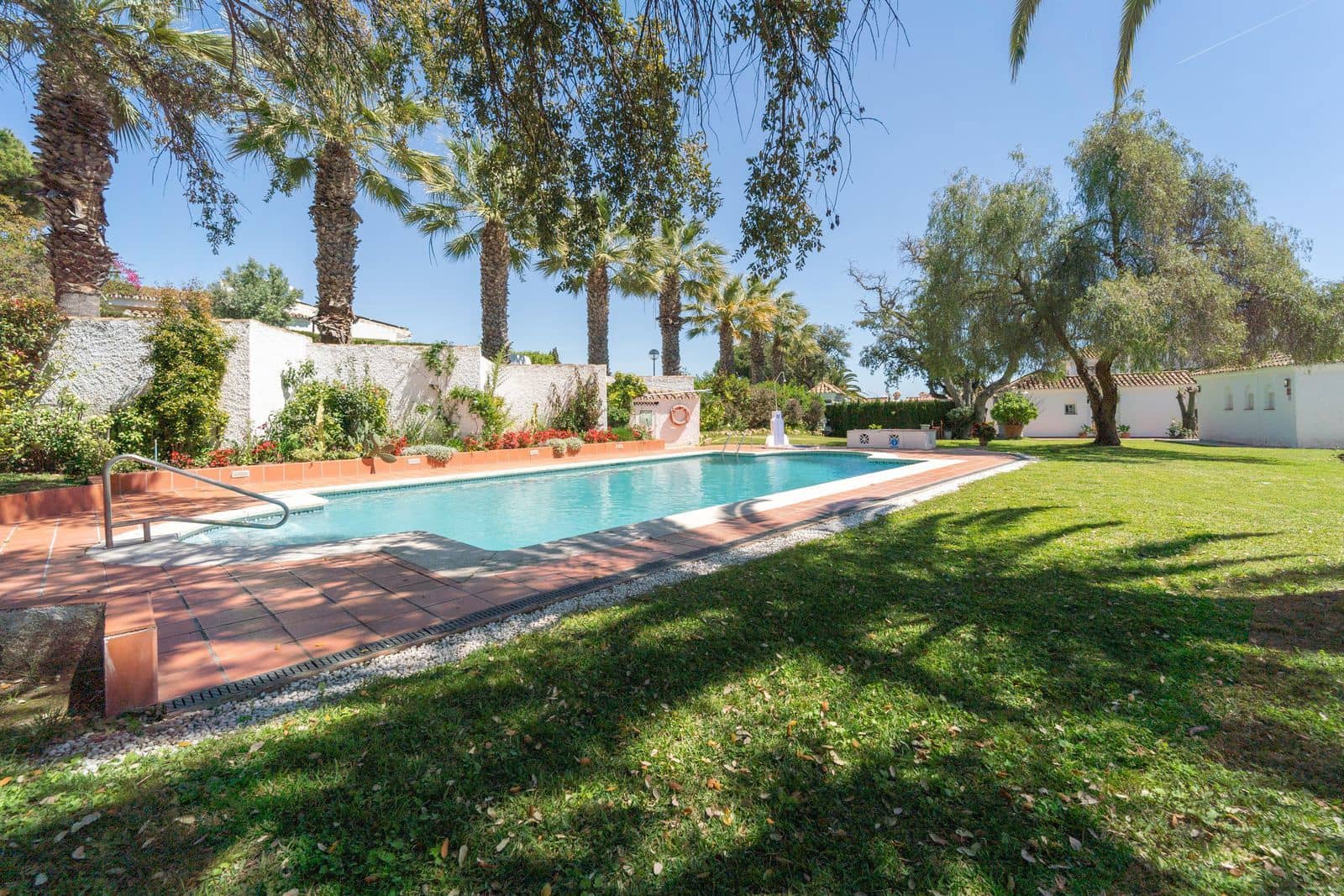 3 soveværelse Villa til salg i Calahonda med swimmingpool garage - € 795.000 (Ref: 9019399)