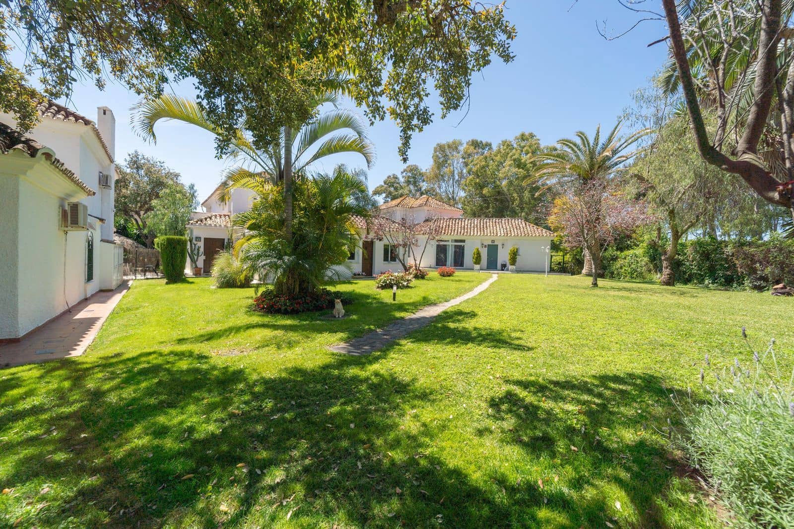 3 soveværelse Villa til salg i Calahonda med swimmingpool garage - € 795.000 (Ref: 9019399)