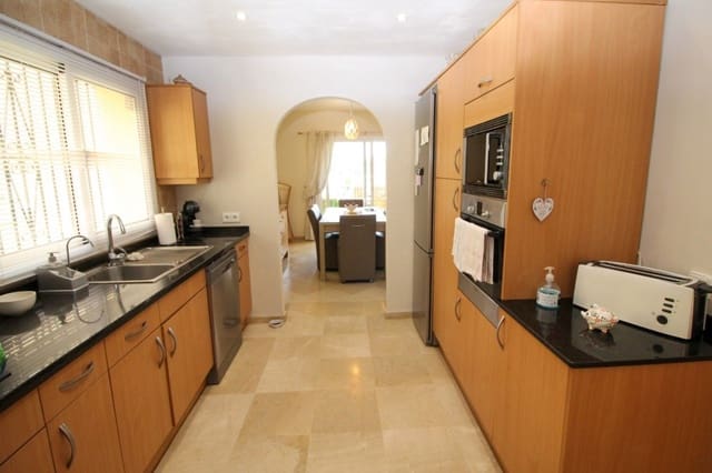 3 slaapkamer Halfvrijstaande villa te koop in Riviera del Sol, Mijas met zwembad garage - € 520.000 (Ref: 9019438)