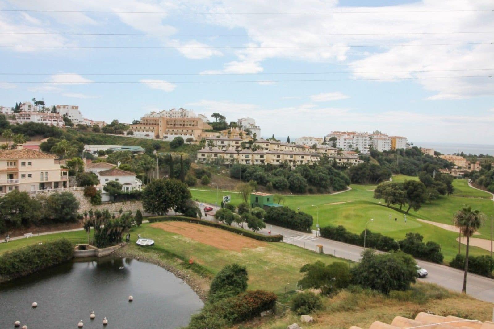 3 soveværelse Semi-Rækkehus til salg i Riviera del Sol med swimmingpool garage - € 520.000 (Ref: 9019438)