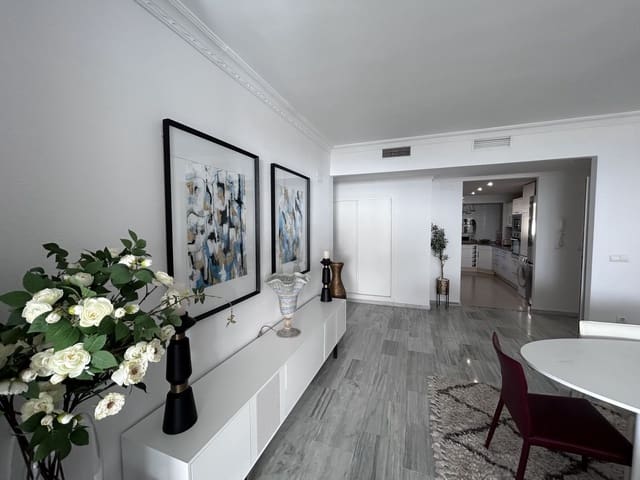 3 soverom Leilighet til salgs i Cabopino, Marbella med svømmebasseng garasje - € 550 000 (Ref: 9021896)