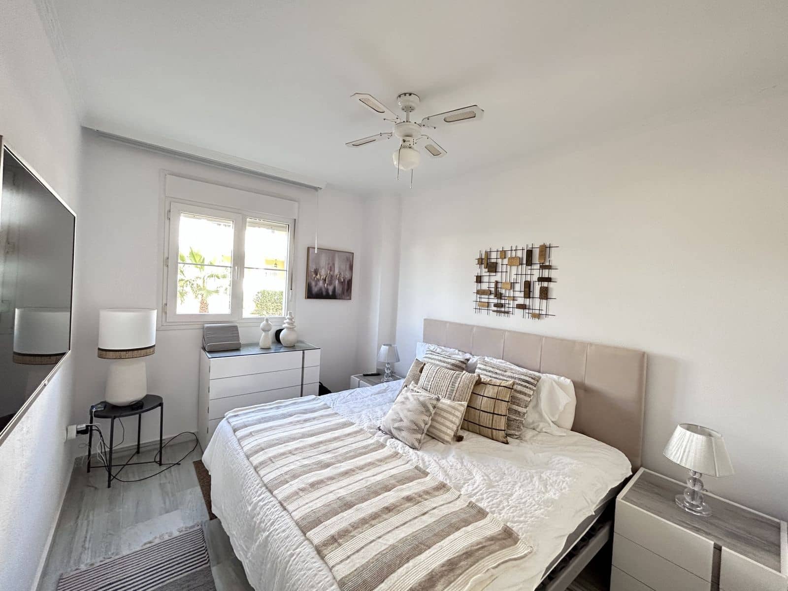 3 soveværelse Lejlighed til salg i Cabopino med swimmingpool garage - € 550.000 (Ref: 9021896)